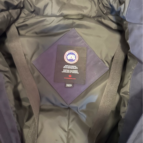 Canada Goose Women’s Jacket - Picture 2 of 7